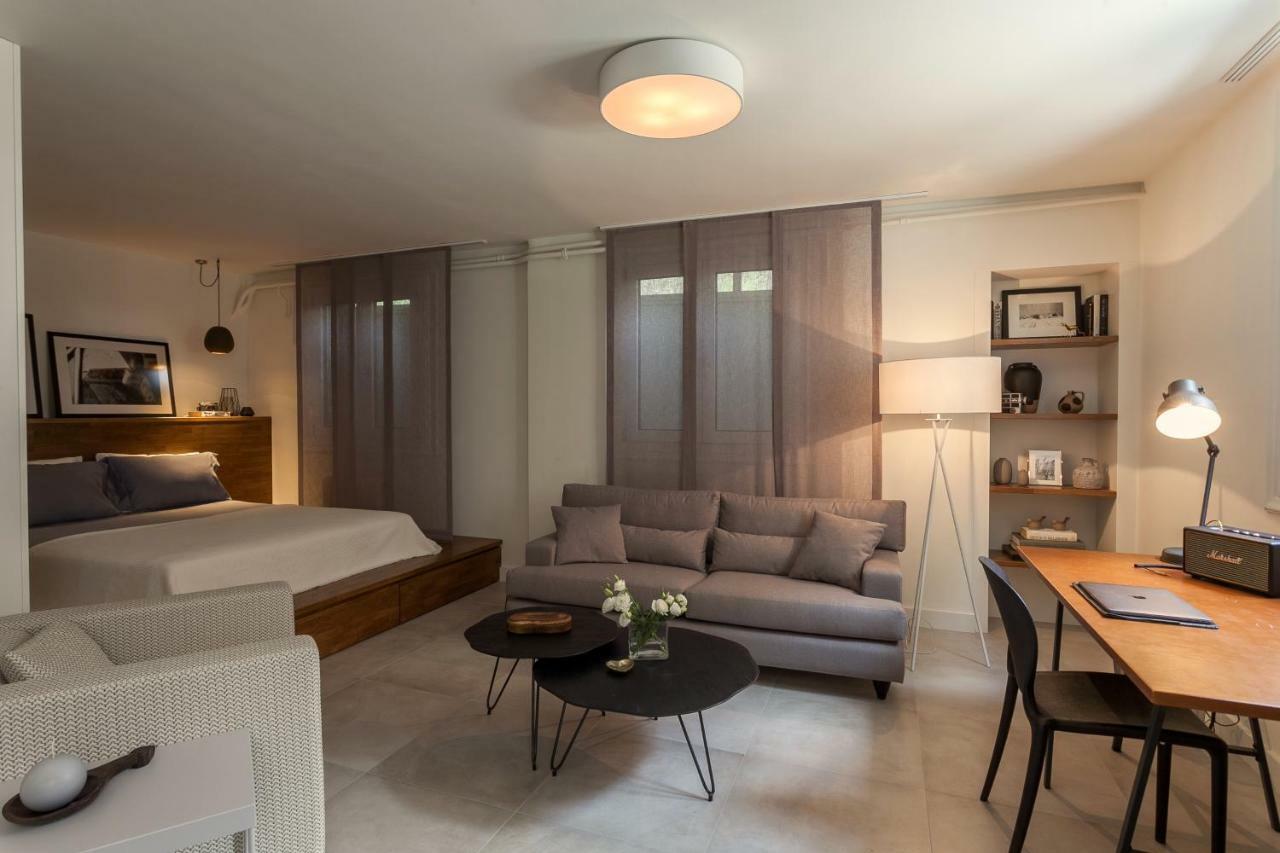 Unique Semi-basement At The Foot Of The Acropolis Αθήνα